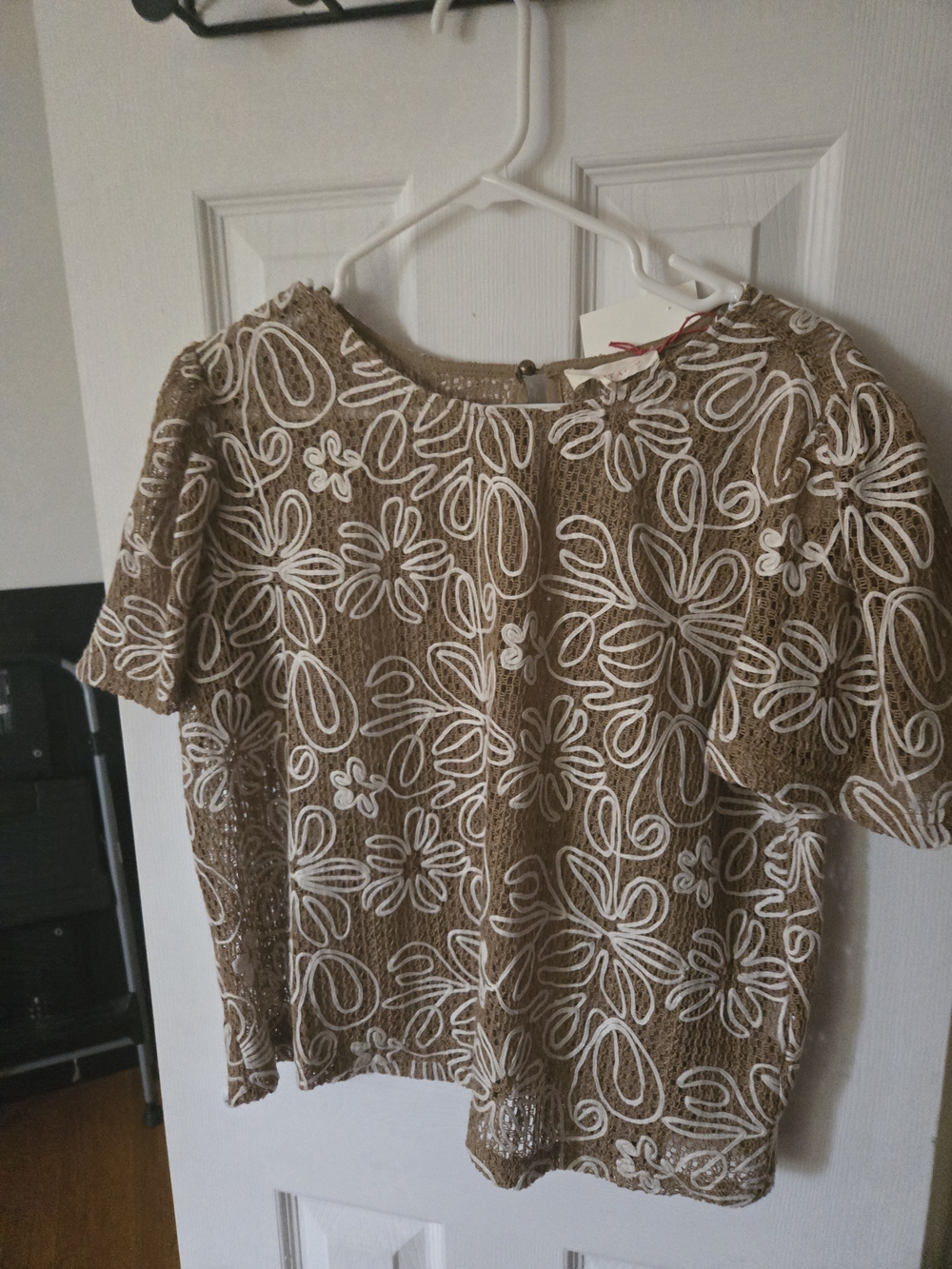 Solitaire Taupe Crochet Floral Short Sleeve Top